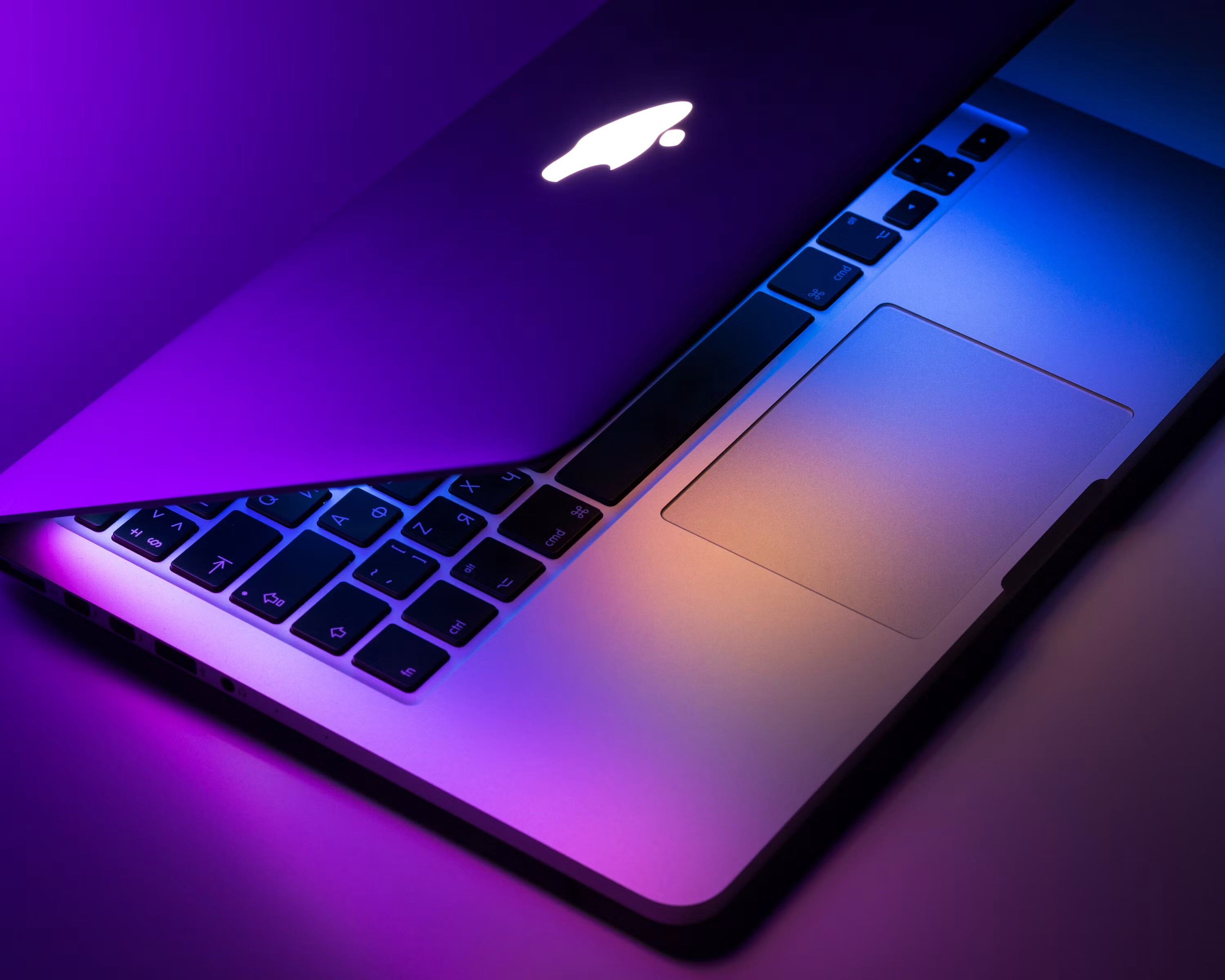 APPLE MacBook Neo za sve generacije!